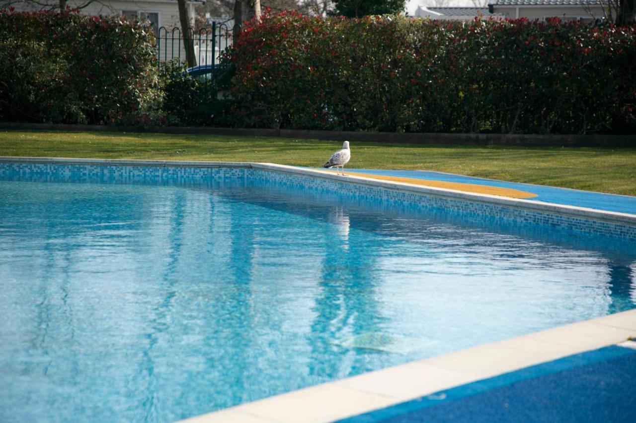 41 Orchard Bank, 3 Bed, Rockley Park Poole Villa Esterno foto
